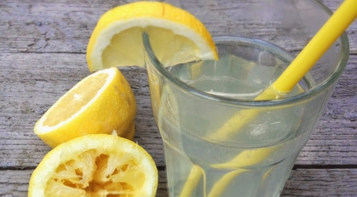 Water met citroensap